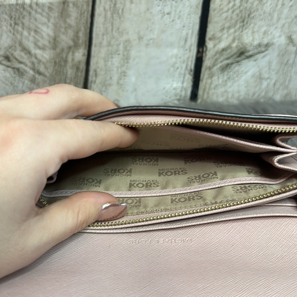 MICHAEL KORS - Wallet - Picture 12 of 15